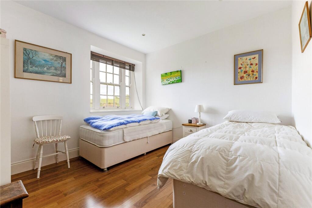 Apartment in Chichester, Easebourne - More