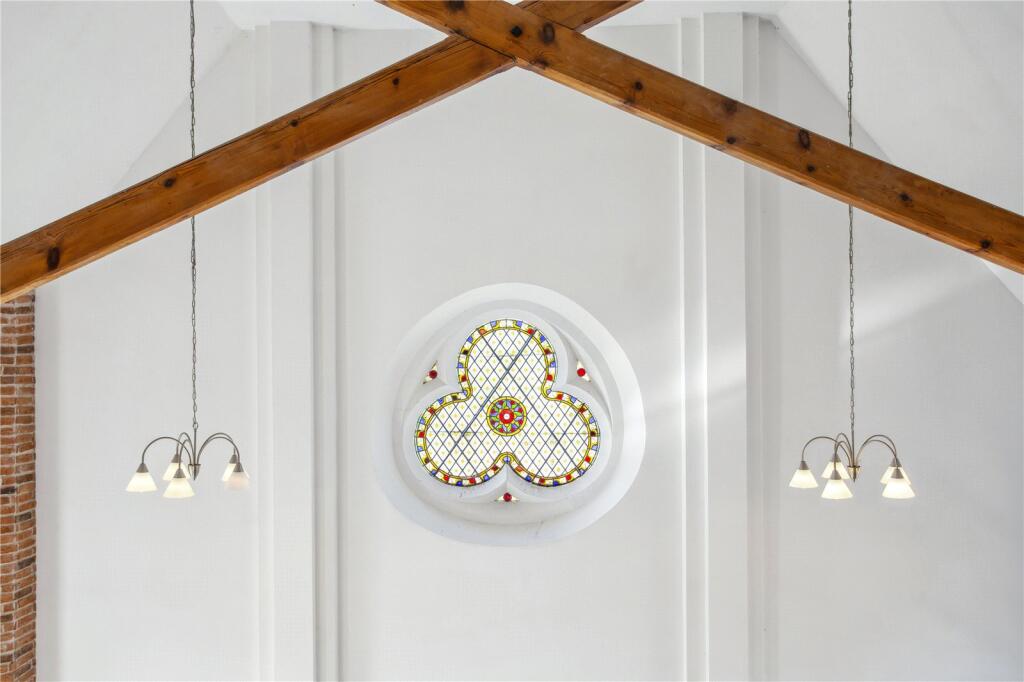 House in Lane End, Buckinghamshire - View 5
