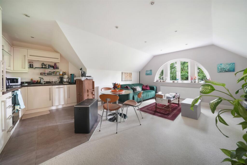 Main image of property: Reigate Hill, Reigate, Surrey, RH2