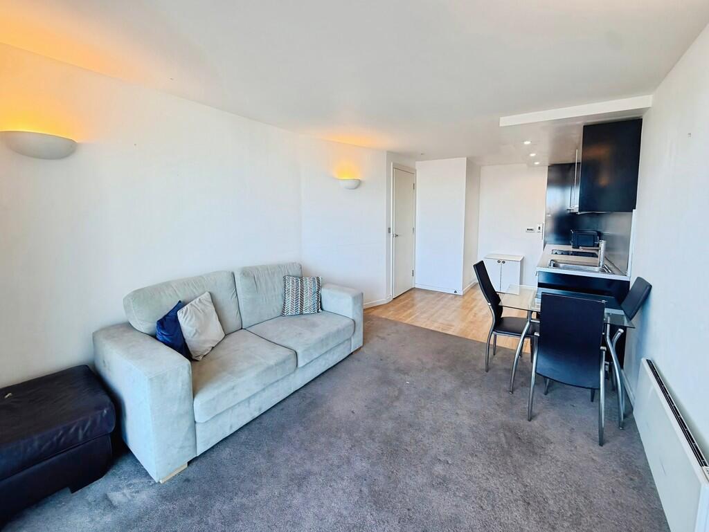 Apartment in Leeds - More