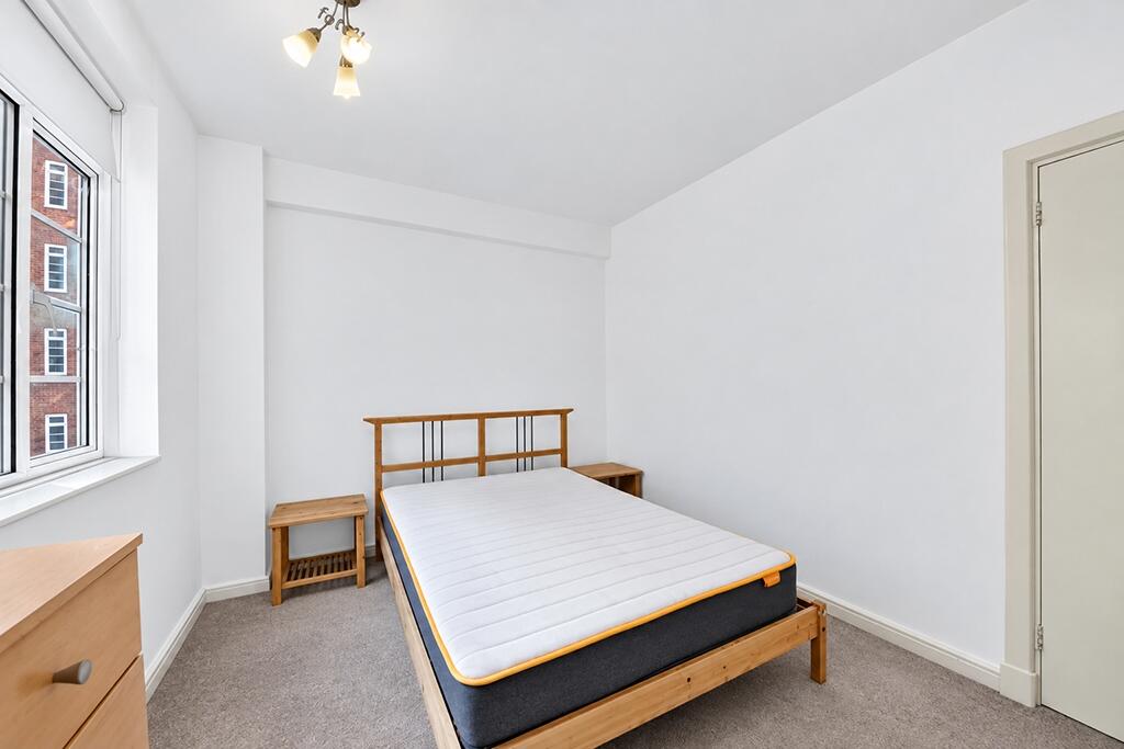 Apartment in London - View 5