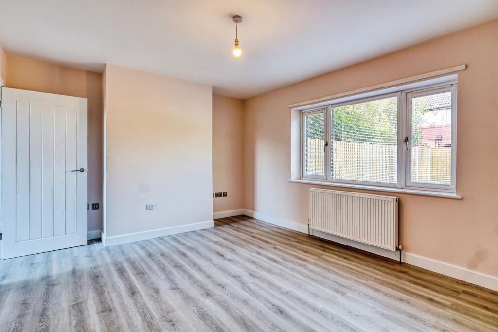 House in Leeds, West Yorkshire - View 5