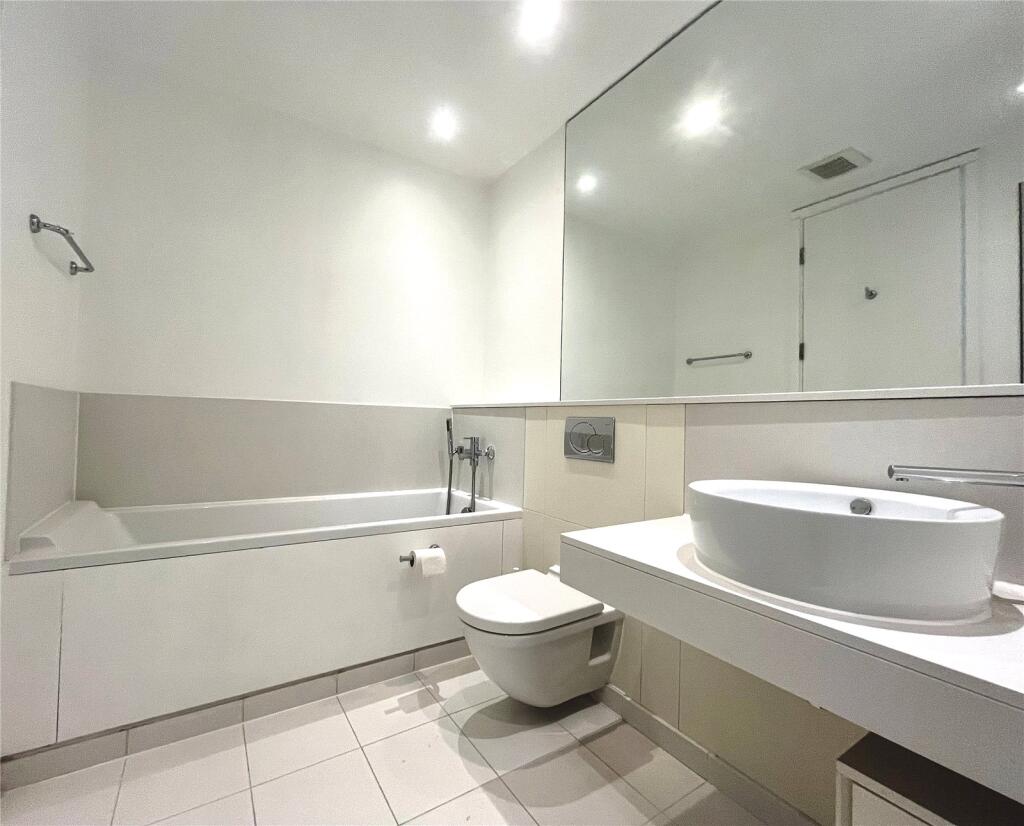 Apartment in Richmond, Kew - More