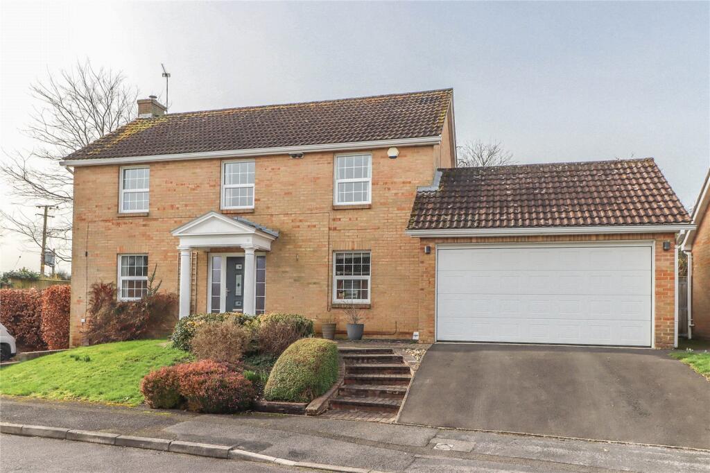 4 bed detached - Burdock Close, Goodworth Clatford, Andover, Hampshire, SP11 image 5