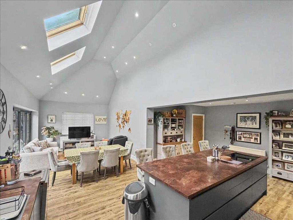House in Frinton-on-Sea, Frinton and Walton - View 2