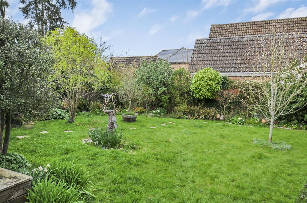 Additional image 13 of Fairway Close, Park Street, St. Albans