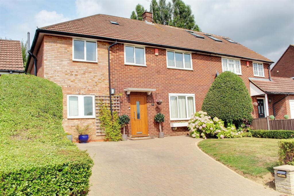 Bulls Lane, Welham Green