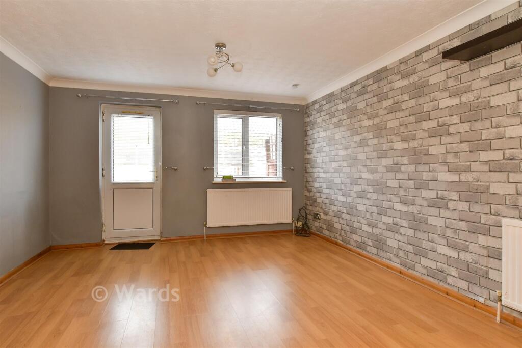 House in Chatham, Wayfield - View 2