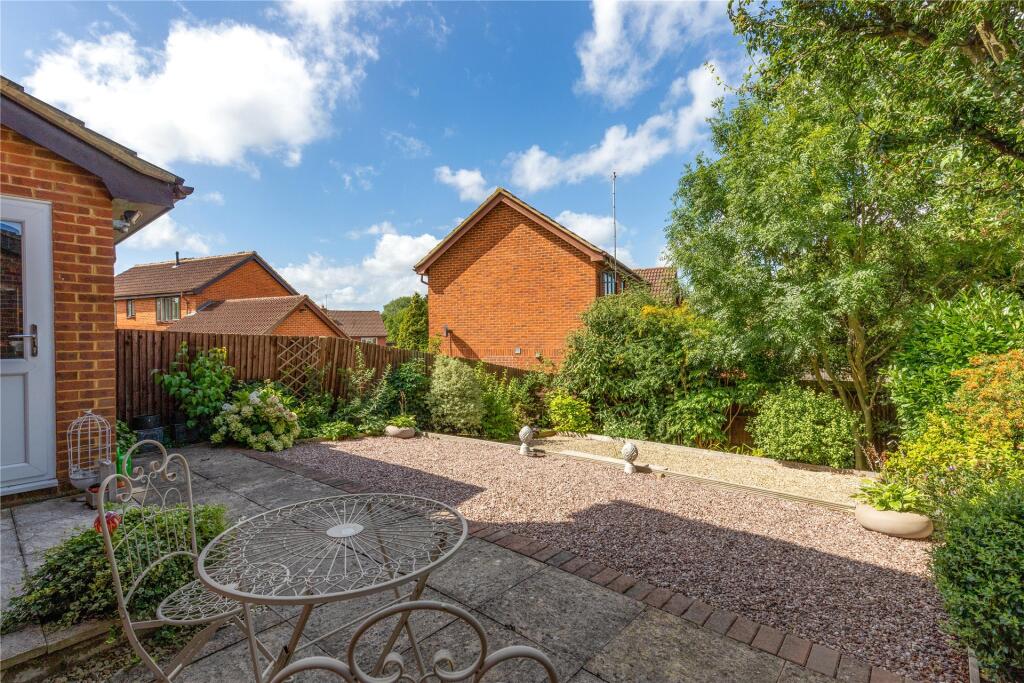 House in Reading, Warfield - More