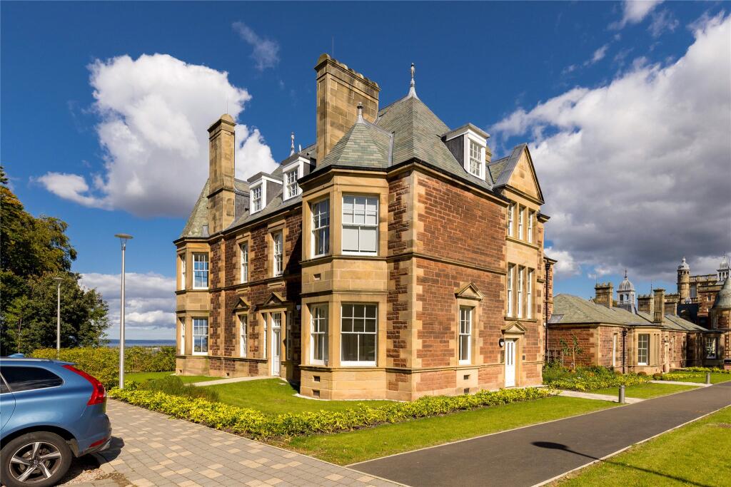 2-bed flat on 38/4, Sassoon Grove, Craiglockhart, Edinburgh, £525,000