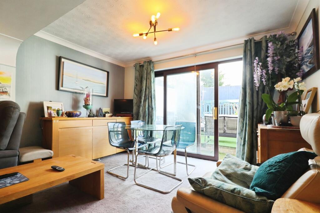House in Penarth, Vale of Glamorgan - More
