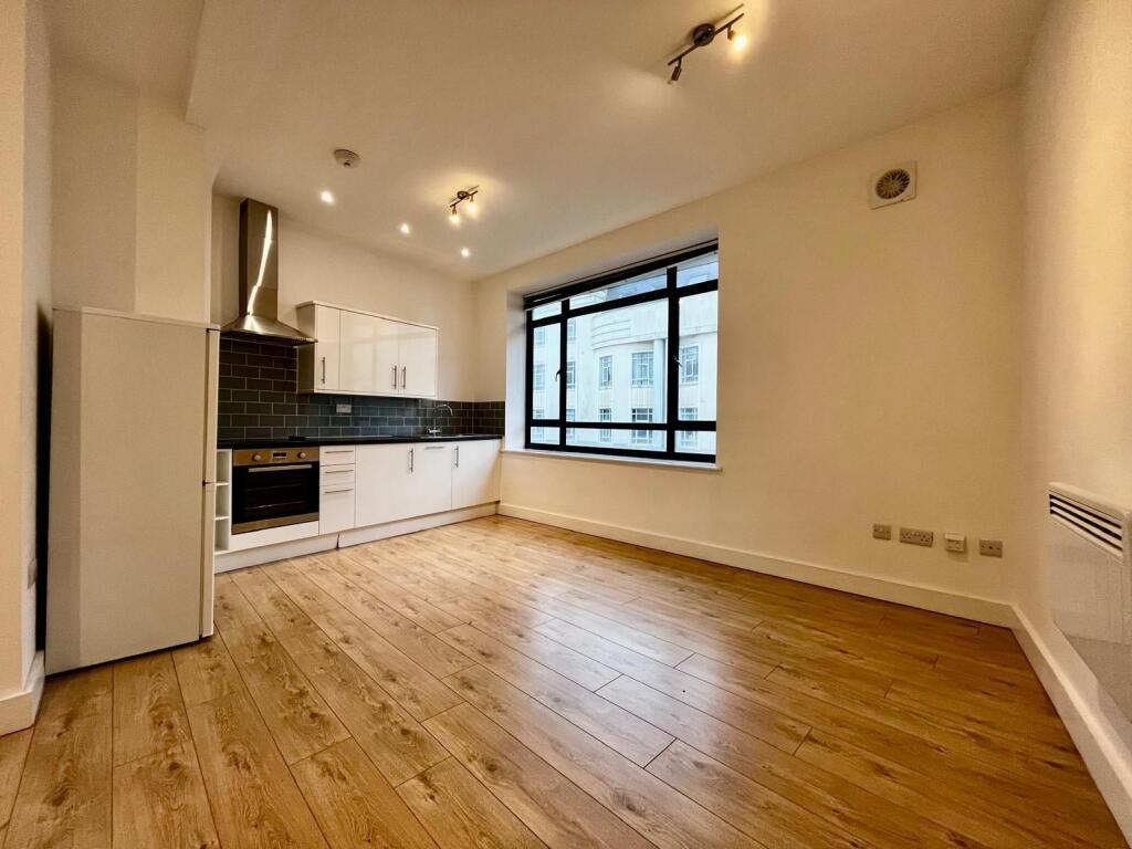 Main image of property: Enterprise House - P1386