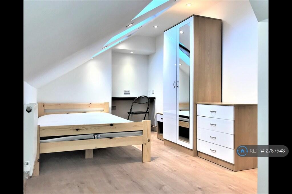 1 bedroom house share for rent