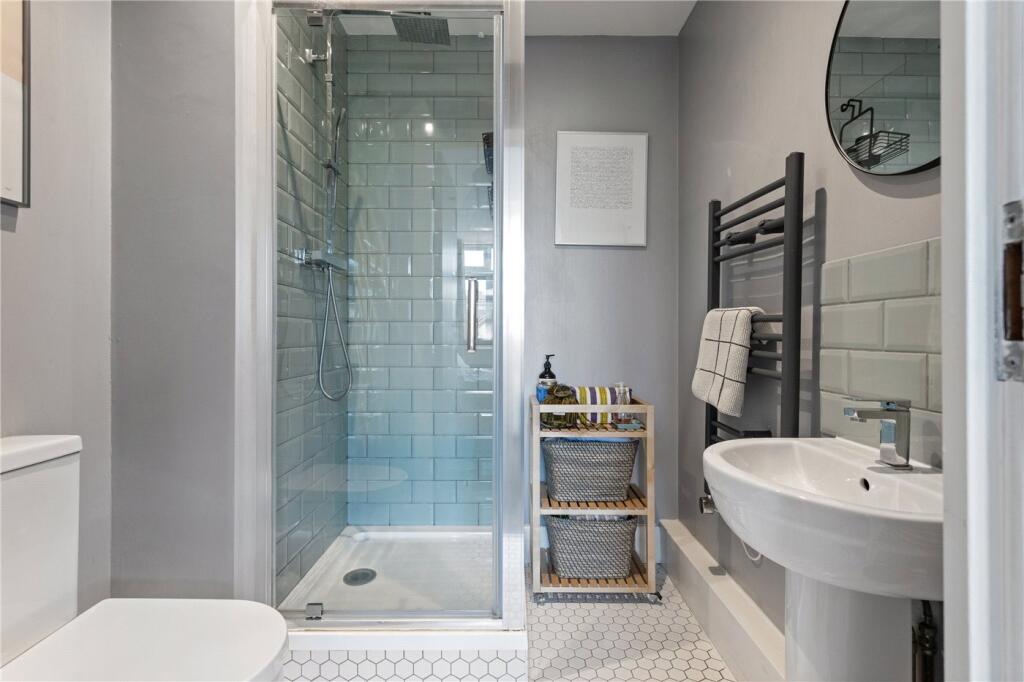 Apartment in London - More