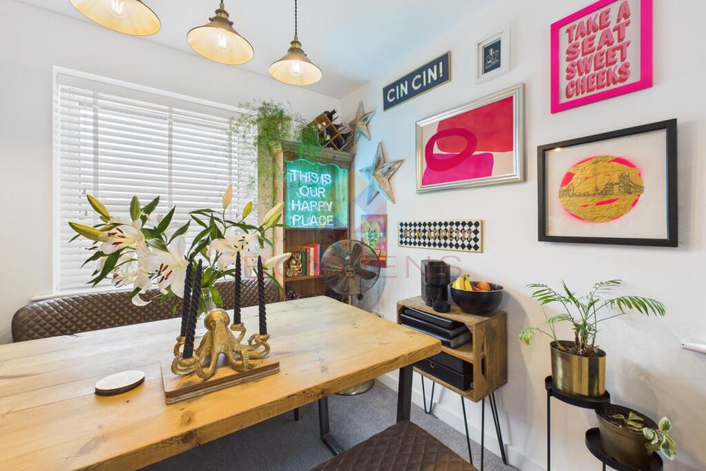 46 Doughton Road photo 3