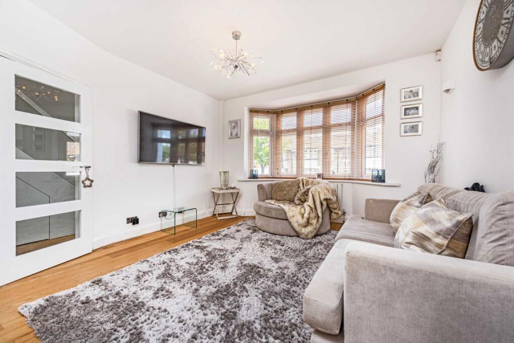 House in London, Greenford - View 2