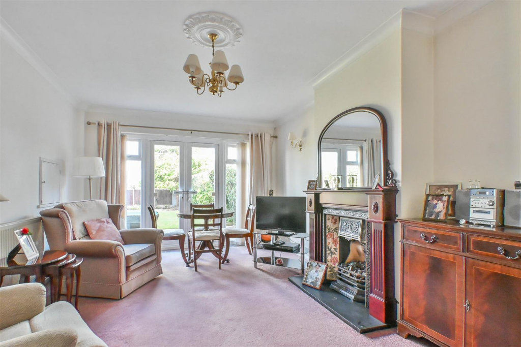 Rushdene Road, Brentwood photo 2