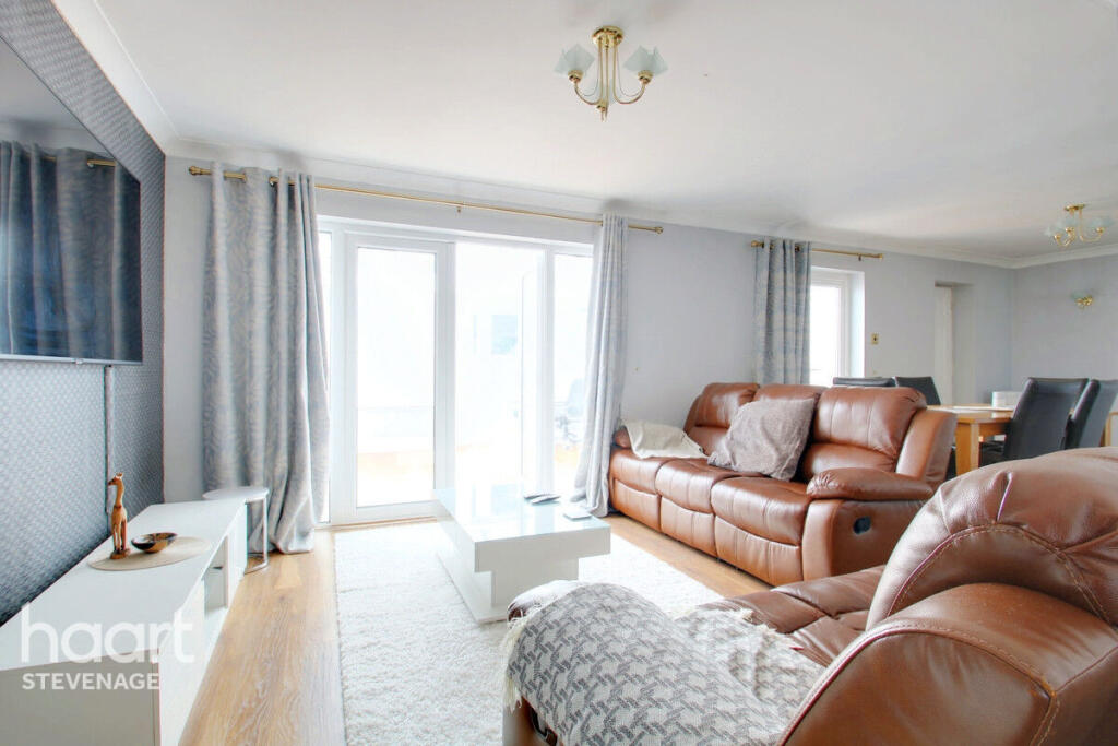Rookwood Drive, Stevenage photo 2