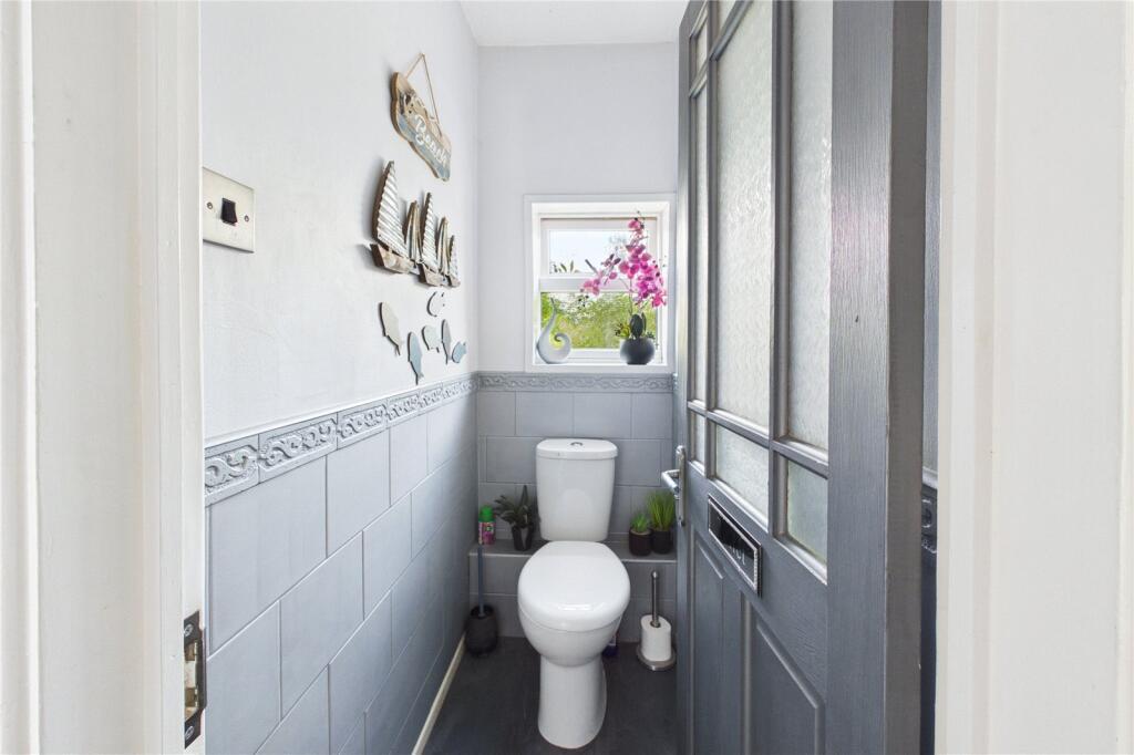 House in Swindon, Pinehurst - More