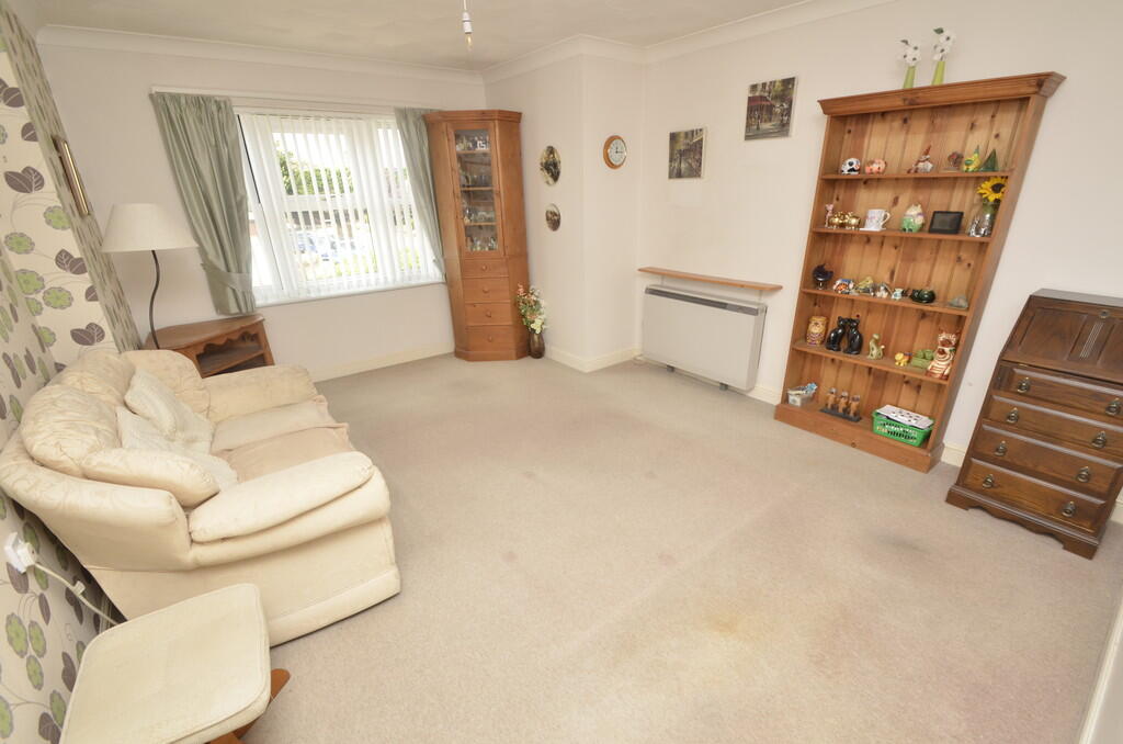 Apartment in East Suffolk, Felixstowe - More