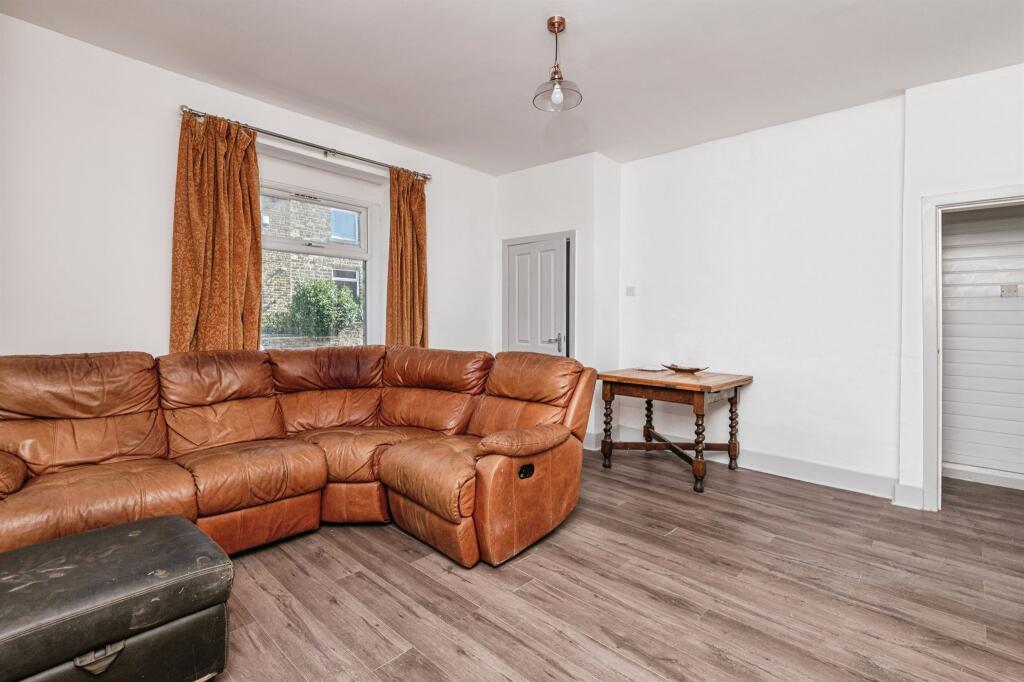 House in Kirklees, West Yorkshire - View 3