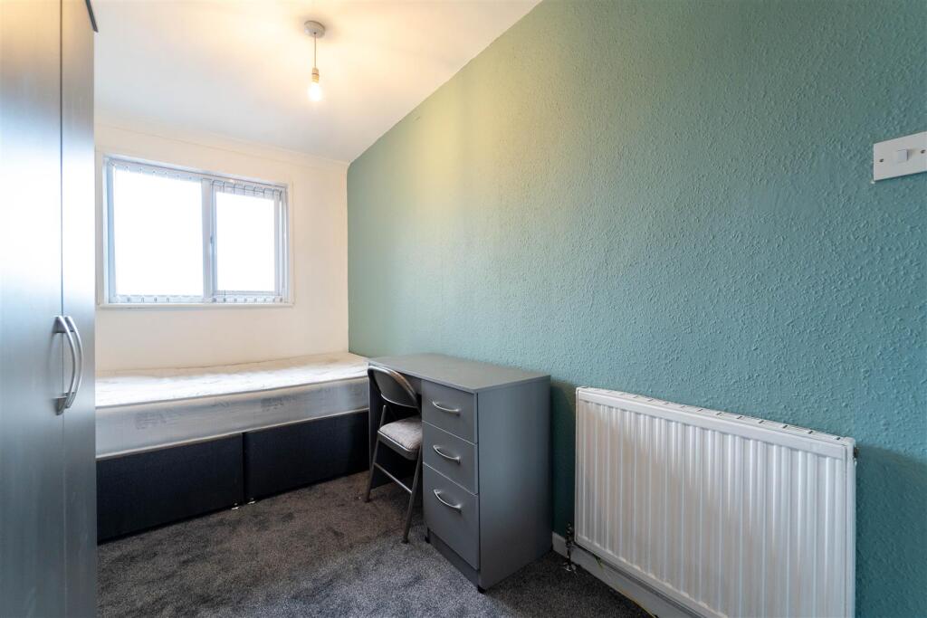 5 bedroom house for rent