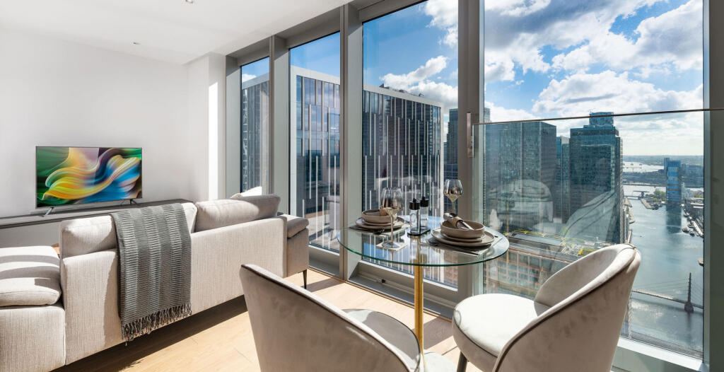 Main image of property: Landmark Pinnacle, 10 Marsh Wall, Isle Of Dogs, London, E14