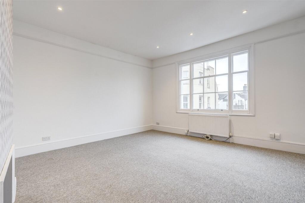 Apartment in Worthing, West Sussex - View 5