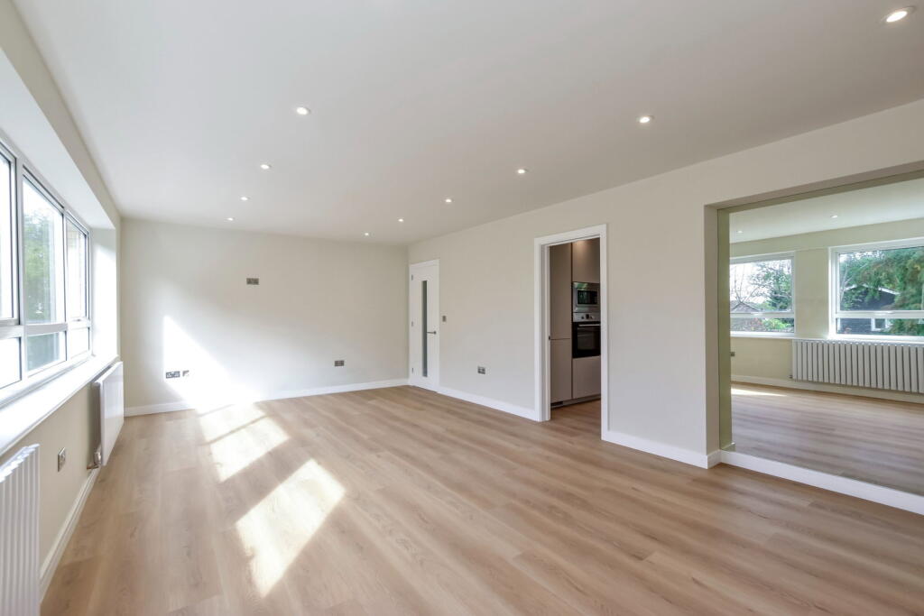 Apartment in Watford - View 5