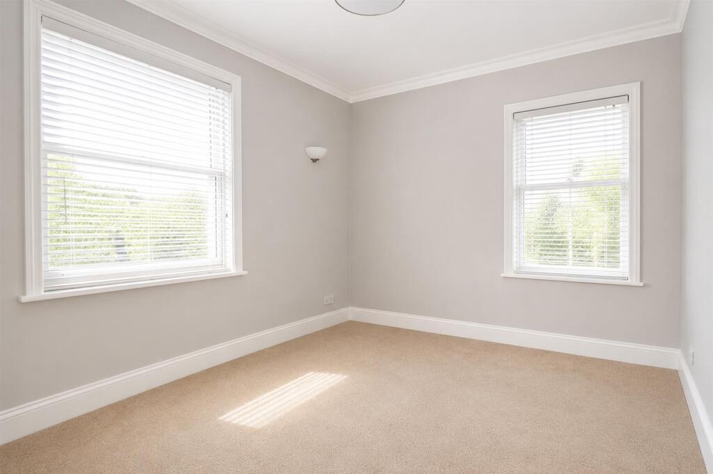 Apartment in Cheltenham, Warden Hill, Lansdown - View 4