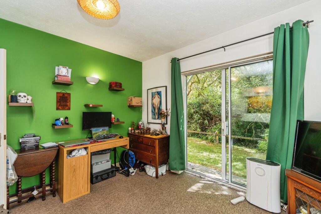 Apartment in Southampton - View 3