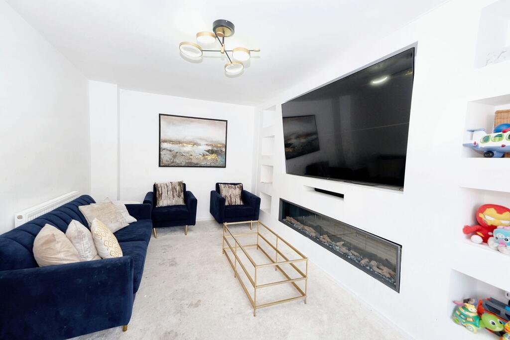 Blyth Avenue, Eccles, M30 photo 2