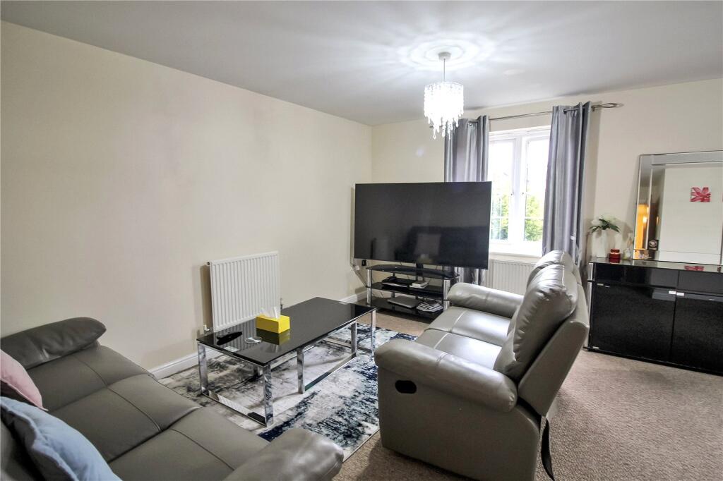 Apartment in Swindon - More