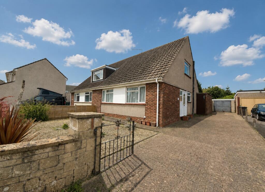 Main image of property: Valley Gardens, Nailsea, North Somerset, BS48