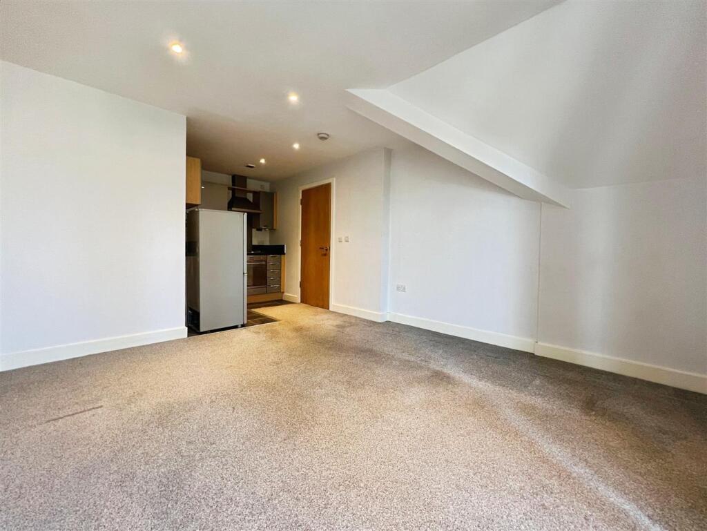 Additional image 3 of Harrogate Road, Bradford, BD2 3HA