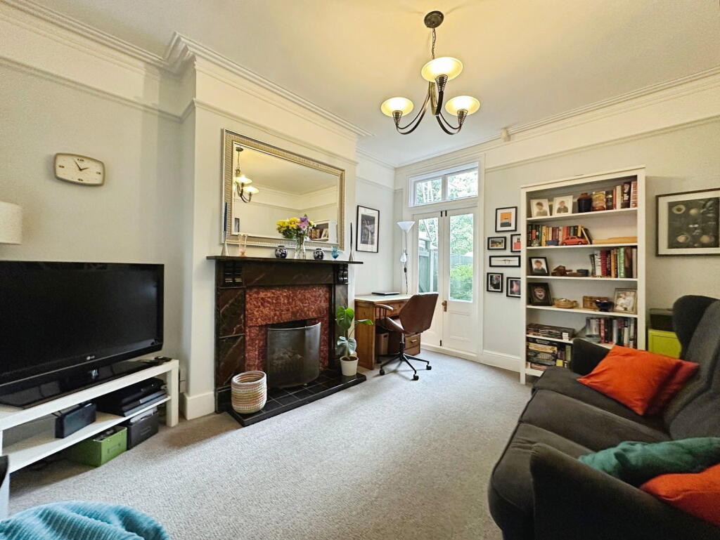 House in Wolverhampton, Tettenhall - View 4