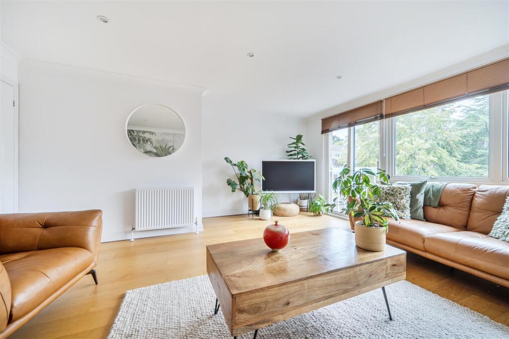 House in Slough - View 3