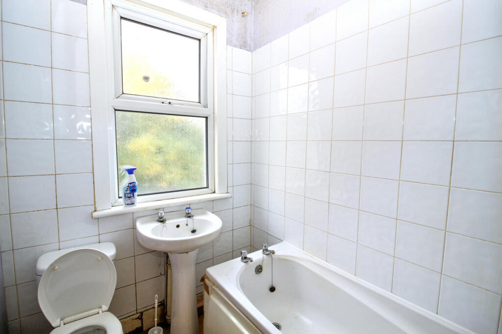 Lichfield Road, London, E6 photo 4