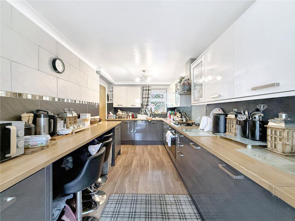 House in Middlesbrough, Lingfield Park, Coulby Newham - View 3