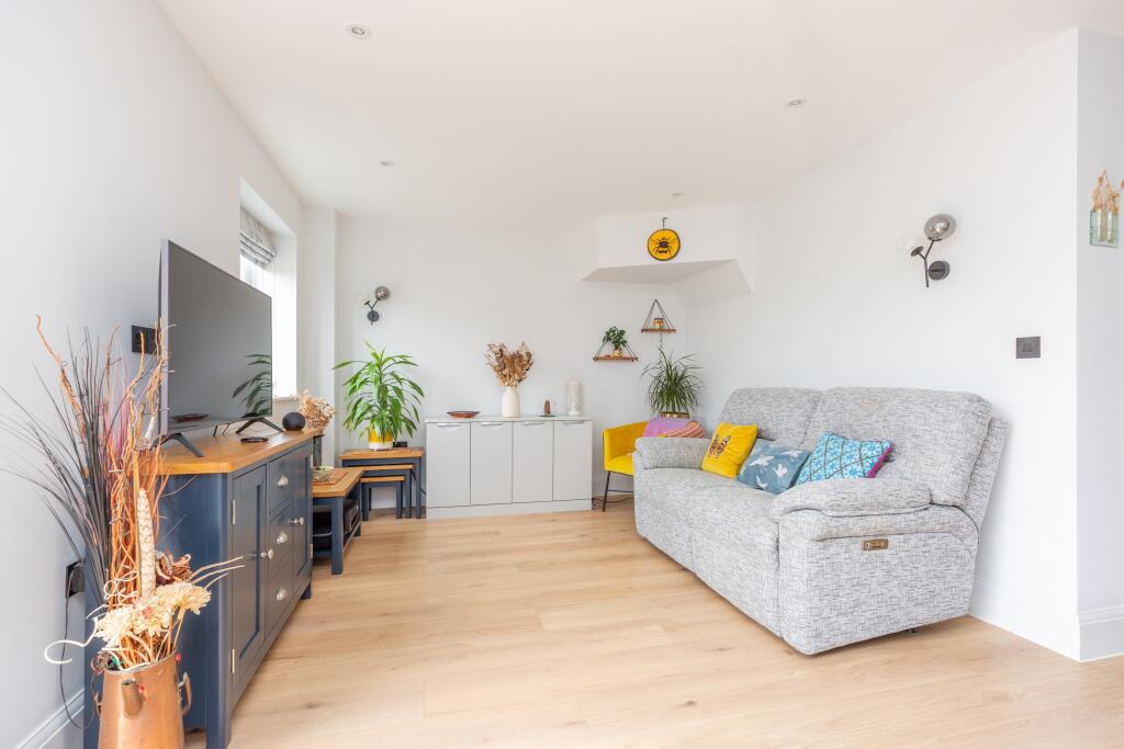 House in Salisbury, Motcombe - View 5