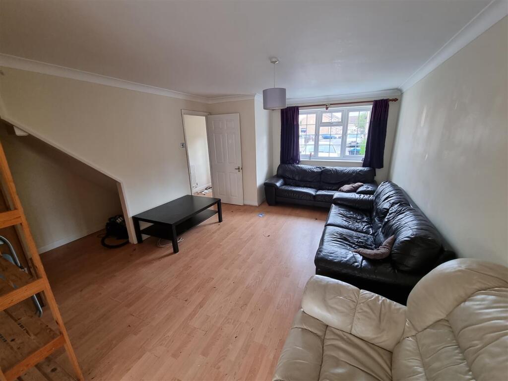 House in Croydon - View 3