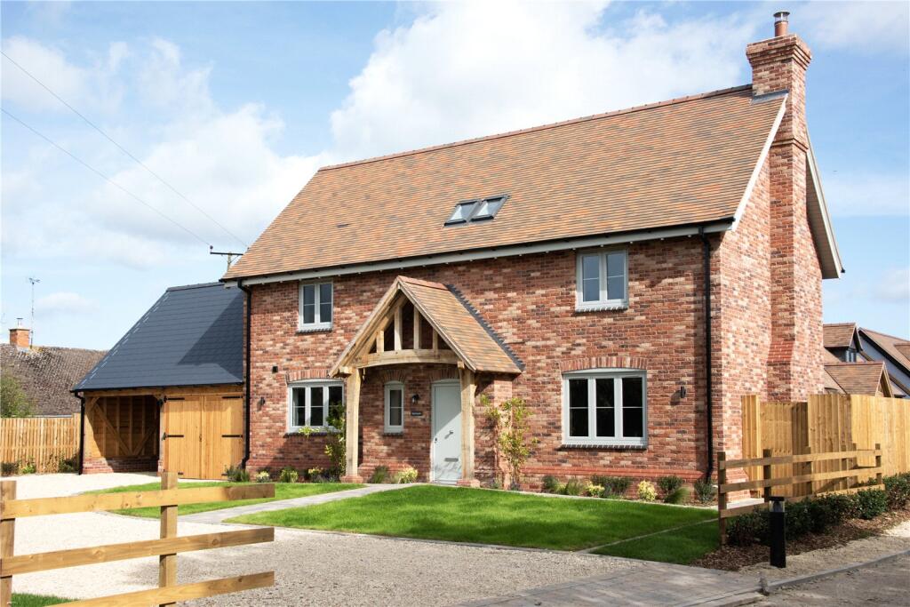 House in Worcester - View 2
