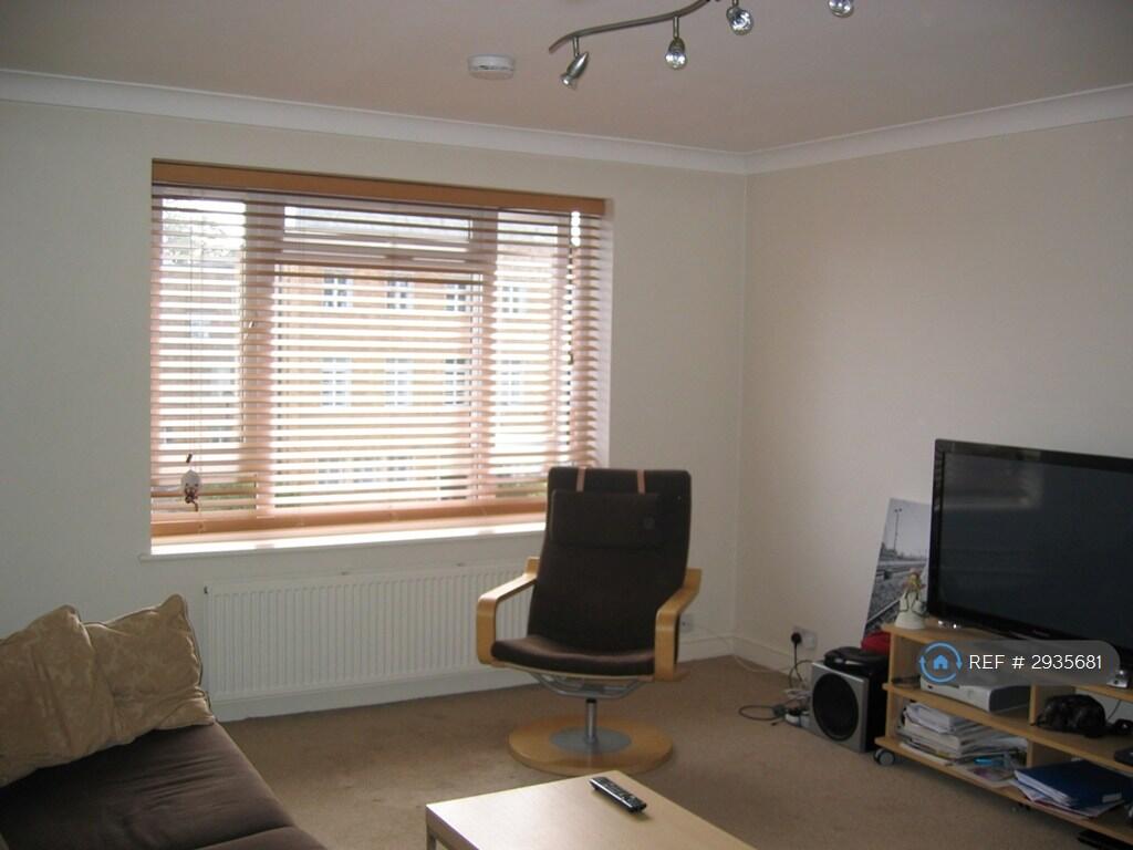 Main image of property: Windsor Court, London, N11