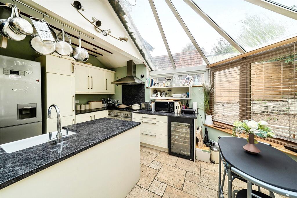 House in Surrey Heath, Windlesham - More