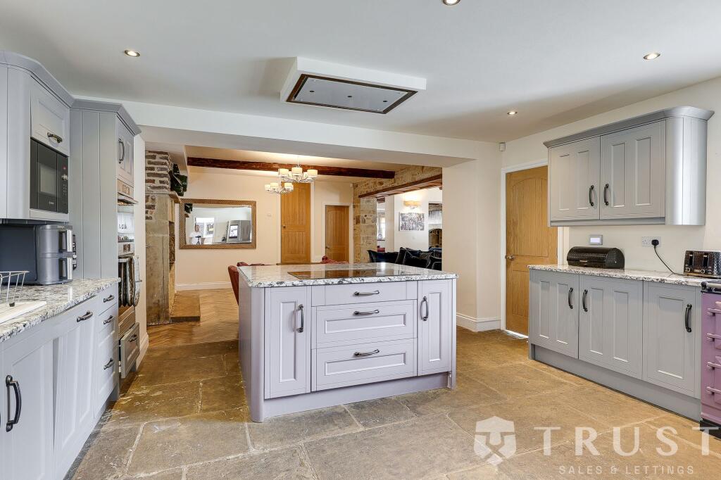House in Wakefield - View 4