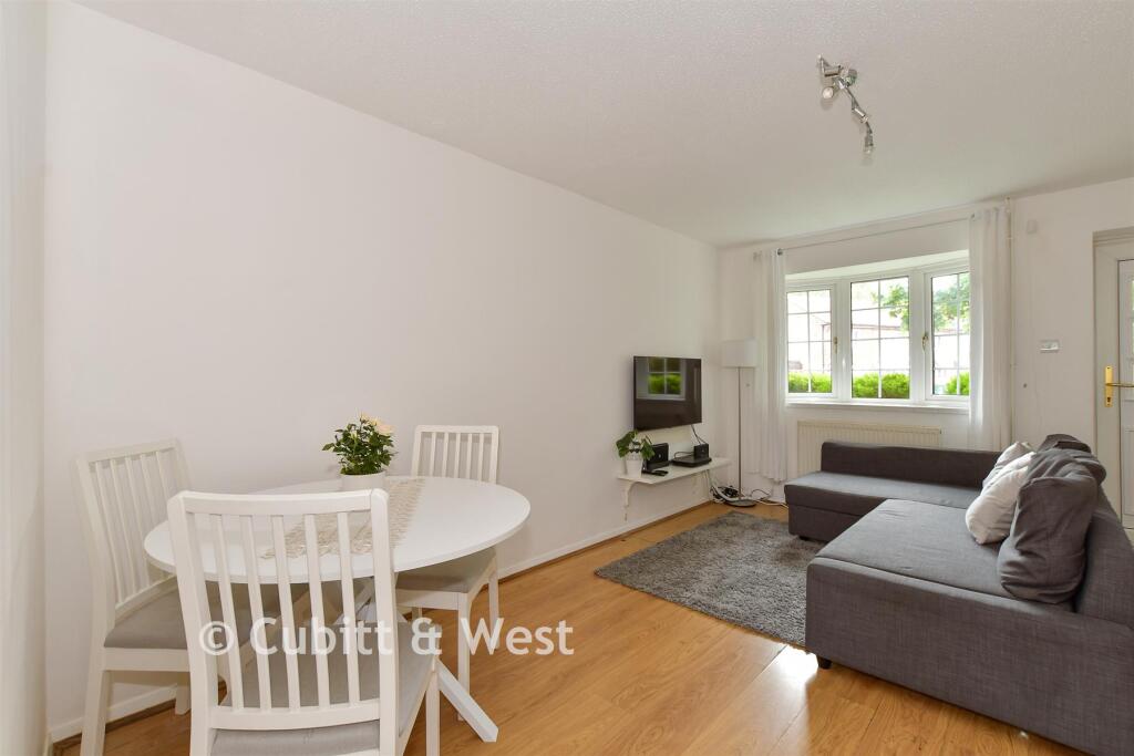 House in Crawley, Worth - More