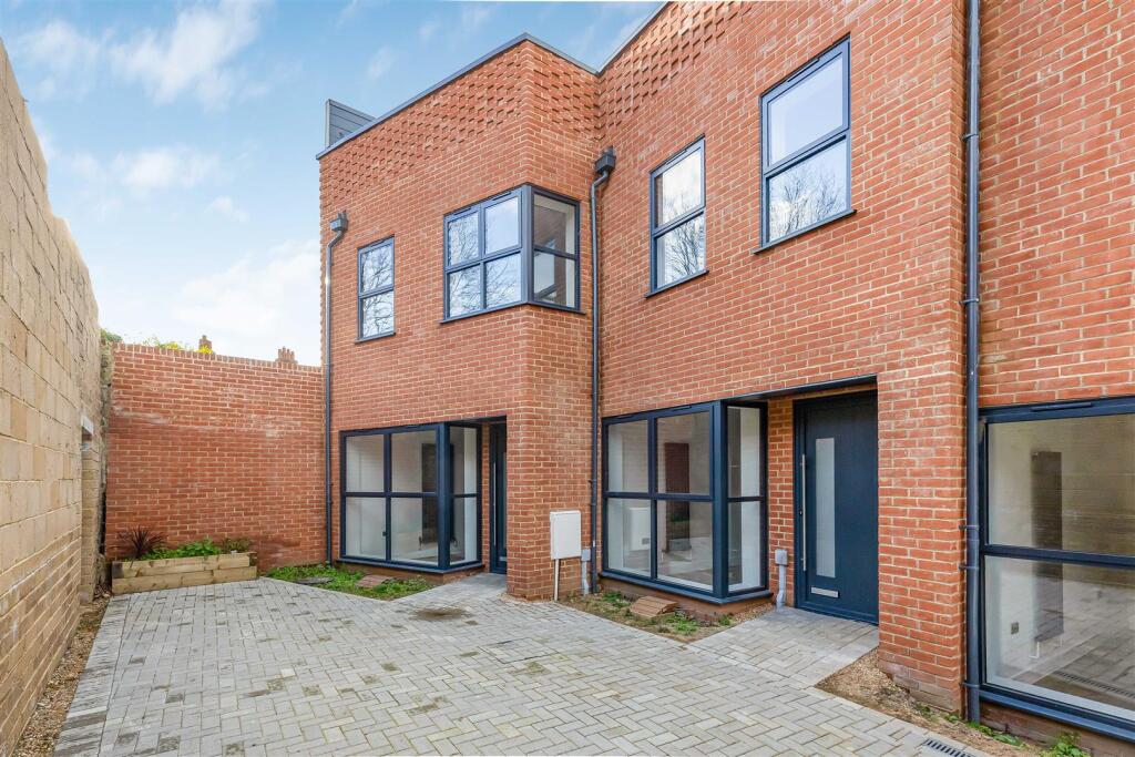 Main image of property: Mount Pleasant, Reading