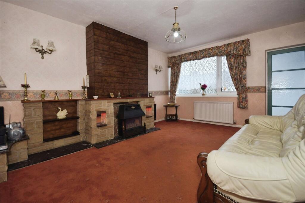 Central Drive, Buxton, Derbyshire, SK17 photo 3