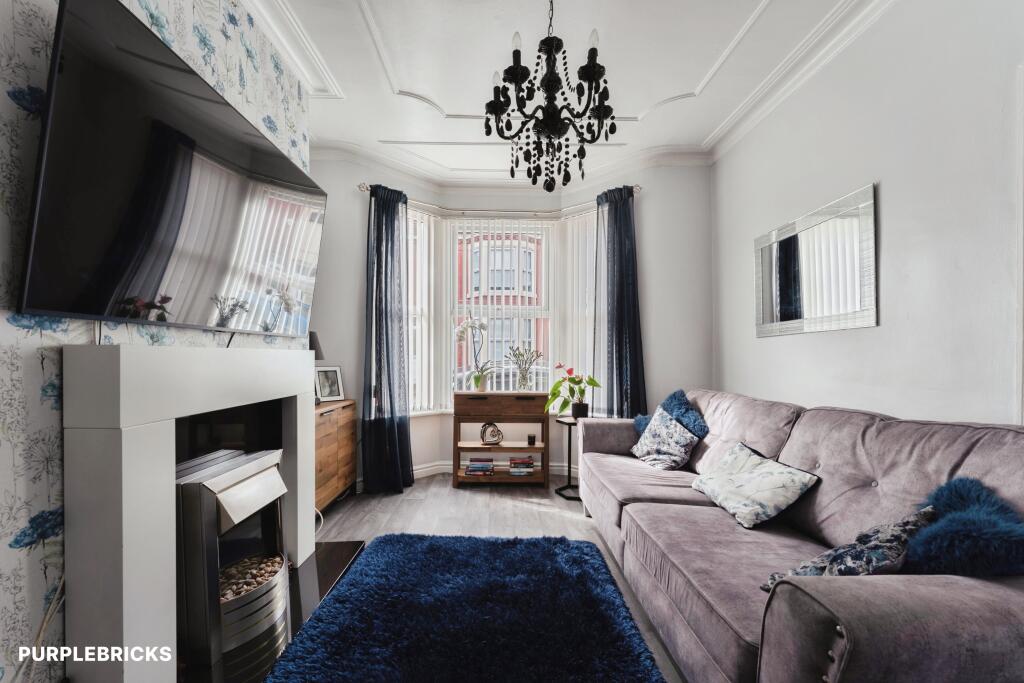 House in Wirral, Liverpool City Region - View 5