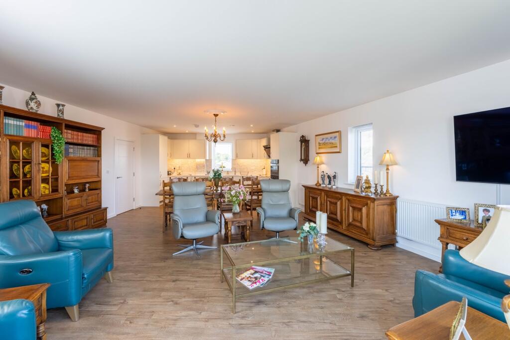 Apartment in Gillingham, Medway - View 4